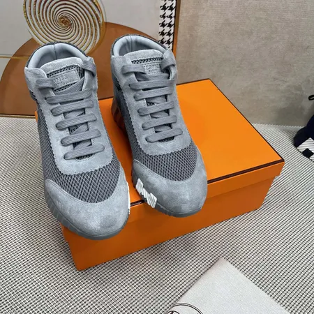 エルメス スニーカー