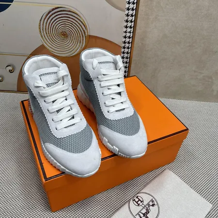 エルメス スニーカー