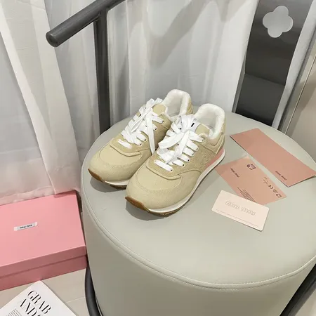 ミュウミュウ カジュアルシューズ