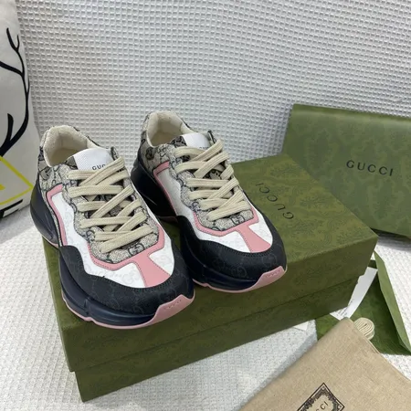 グッチ スニーカー