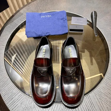 プラダ ビジネスシューズ