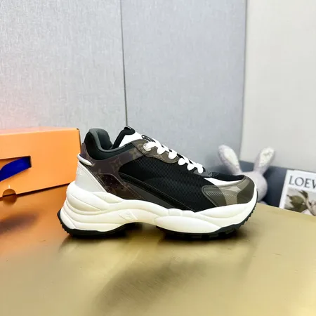 ルイヴィトン スニーカー