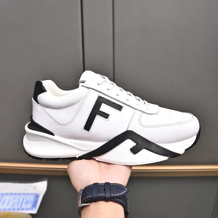フェンディ スニーカー