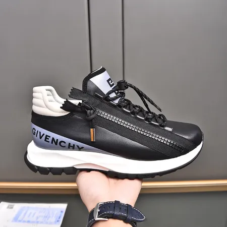 ジバンシィ スニーカー