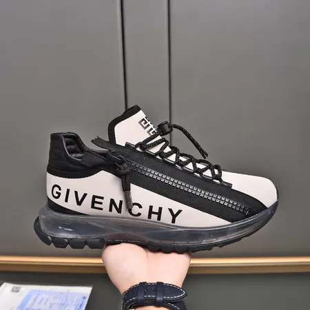 ジバンシィ スニーカー