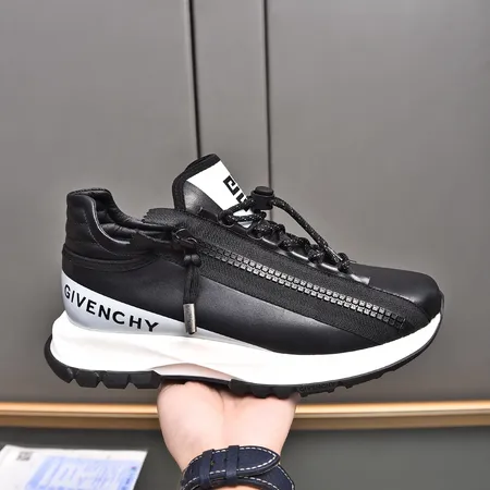 ジバンシィ スニーカー