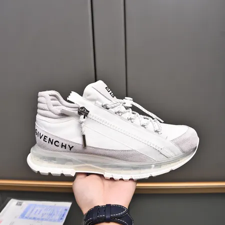 ジバンシィ スニーカー