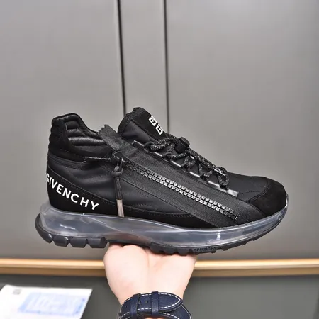 ジバンシィ スニーカー