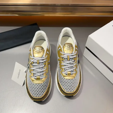 ジバンシィ スニーカー