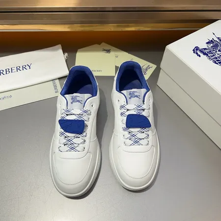 バーバリー ス カジュアルシューズ