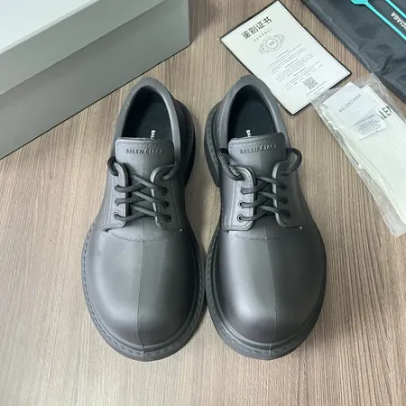 バレンシアガ カジュアルシューズ