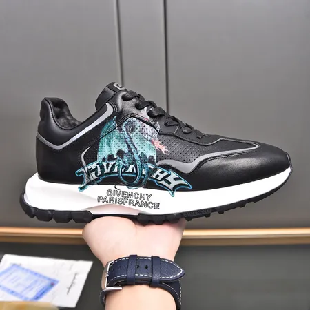 ジバンシィ スニーカー