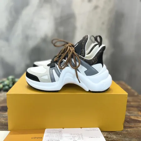 ルイヴィトン スニーカー