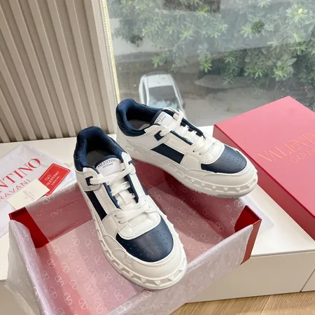 ヴァレンティノ カジュアルシューズ