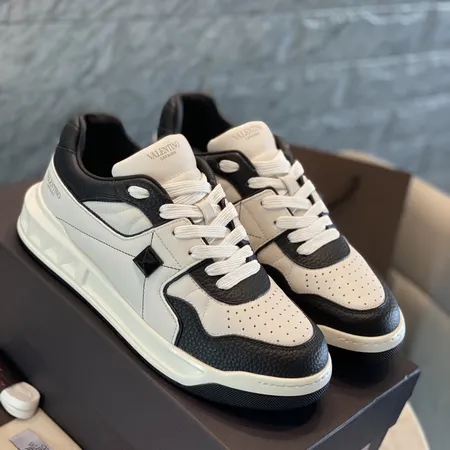 ヴァレンティノ カジュアルシューズ