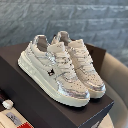 ヴァレンティノ カジュアルシューズ