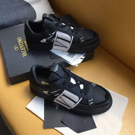 ヴァレンティノ カジュアルシューズ