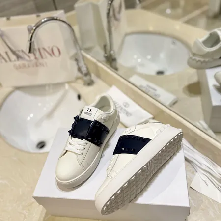 ヴァレンティノ カジュアルシューズ