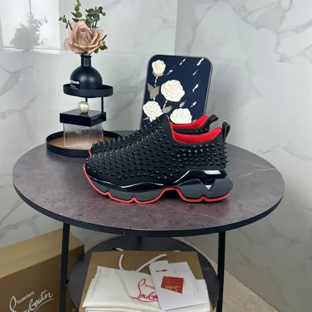 クリスチャン・ルブタン スニーカー