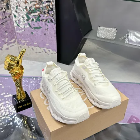 ロエベ スニーカー