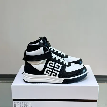 ジバンシィ スニーカー