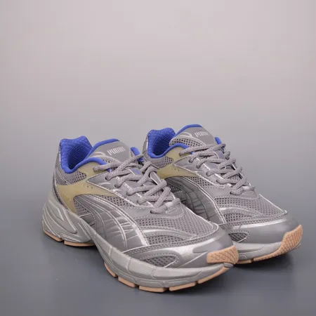 プーマ スニーカー