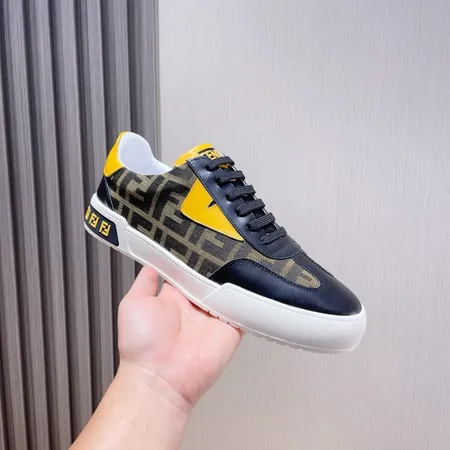 フェンディ カジュアルシューズ