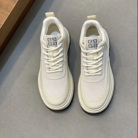 ジバンシィ スニーカー