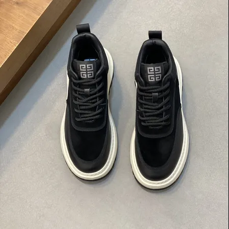 ジバンシィ スニーカー