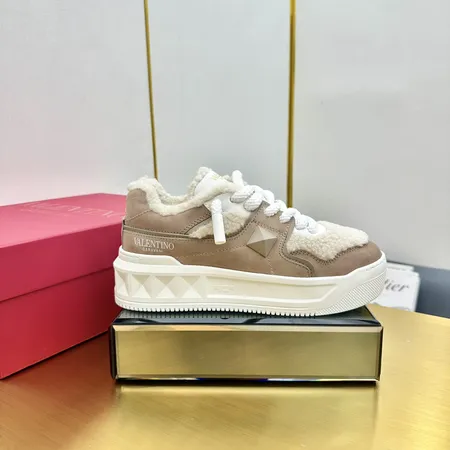 ヴァレンティノ カジュアルシューズ