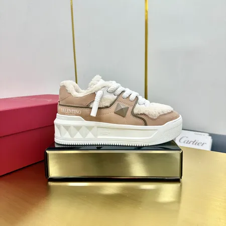 ヴァレンティノ カジュアルシューズ