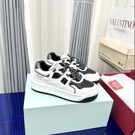 ヴァレンティノ カジュアルシューズ