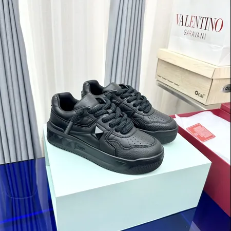 ヴァレンティノ カジュアルシューズ