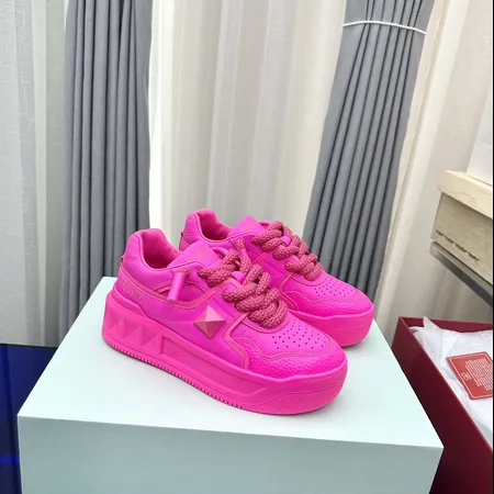 ヴァレンティノ カジュアルシューズ