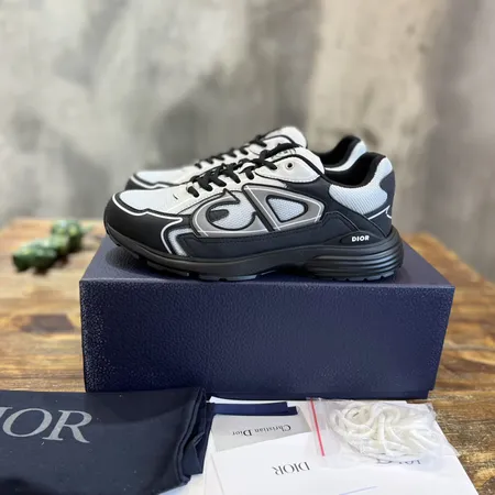 ディオール スニーカー