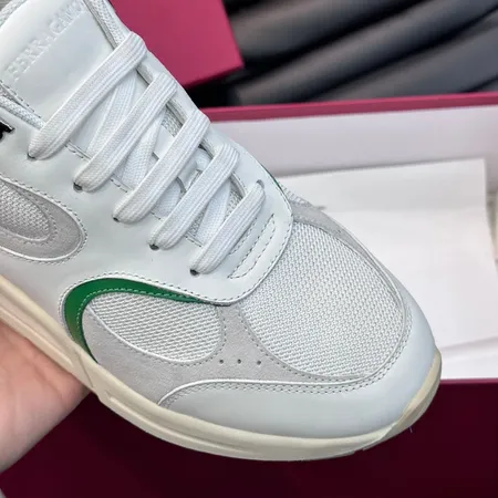 フェラガモ カジュアルシューズ