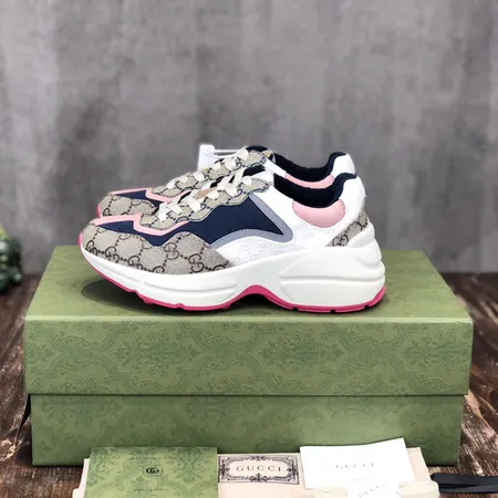 グッチ スニーカー