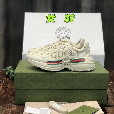 グッチ スニーカー