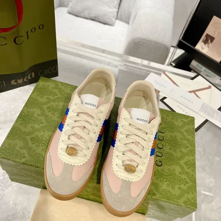 グッチ カジュアルシューズ