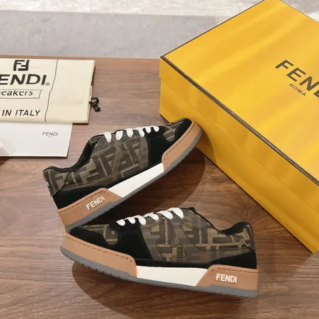 フェンディ カジュアルシューズ