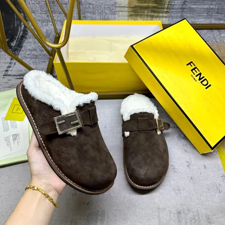 フェンディ スリッパ