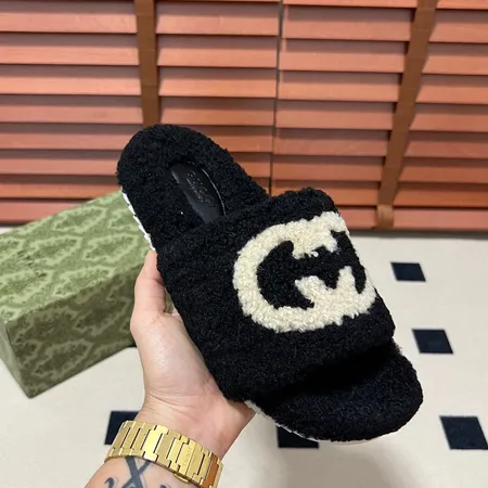 グッチ スリッパ