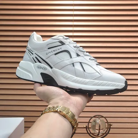 ジバンシィ カジュアルシューズ