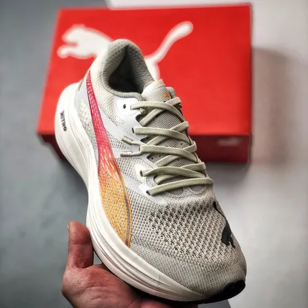 プーマ スニーカー