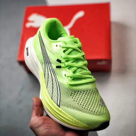 プーマ スニーカー