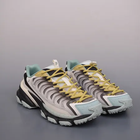 フィラ スニーカー