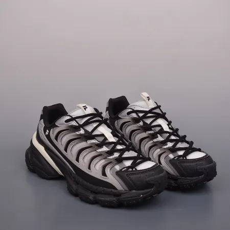 フィラ スニーカー