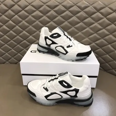 ジバンシィ スニーカー