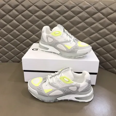 ジバンシィ スニーカー