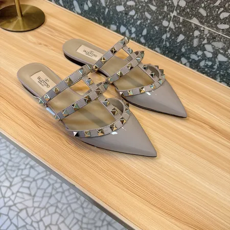 ヴァレンティノ スリッパ